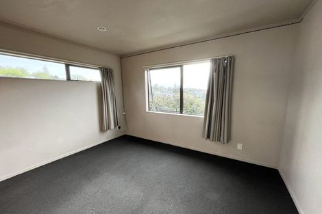 Photo of property in 20 Trias Road, Totara Vale, Auckland, 0629
