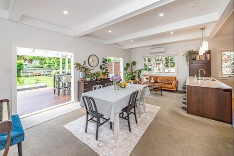 Photo of property in 9 Selwyn Crescent, College Estate, Whanganui, 4500