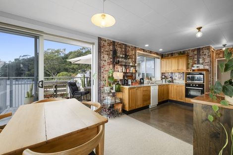 Photo of property in 3 Weston Street, Moturoa, New Plymouth, 4310