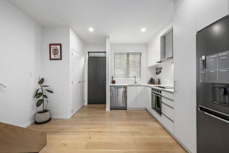 Photo of property in 8c Ferry Road, Days Bay, Lower Hutt, 5013