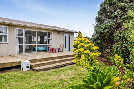 Photo of property in 1 Pohutukawa Drive, Opunake, 4616