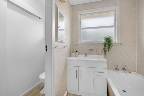 Photo of property in 20 Kathleen Crescent, Hornby, Christchurch, 8042