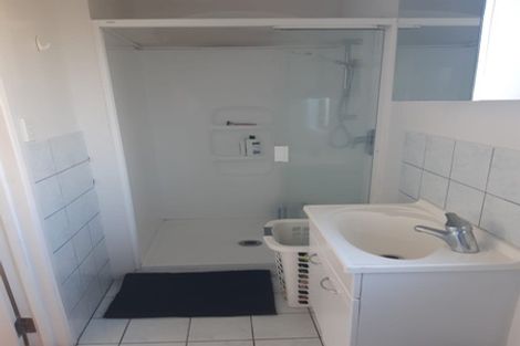 Photo of property in 3 Western Court, Sunnyvale, Auckland, 0612