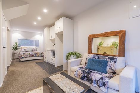 Photo of property in 42a Colmar Road, Mellons Bay, Auckland, 2014