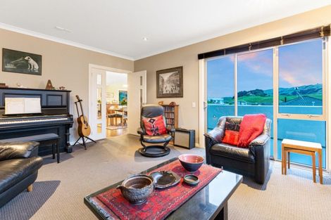 Photo of property in 3 Pendennis Point, Camborne, Porirua, 5026