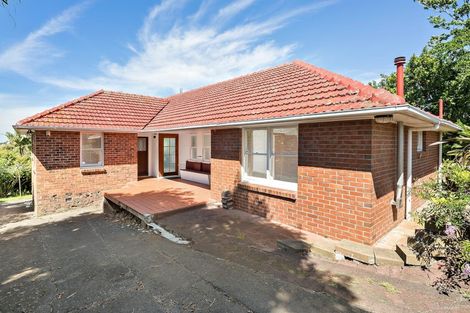 Photo of property in 9 Bank Street, Hillcrest, Auckland, 0627