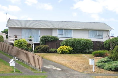 Photo of property in 9 Topeka Grove, Totara Park, Upper Hutt, 5018