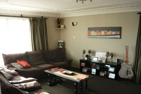 Photo of property in 75 Rhodes Street, Waimate, 7924