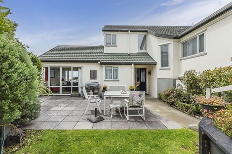 Photo of property in 13 Signallers Grove, Strathmore Park, Wellington, 6022