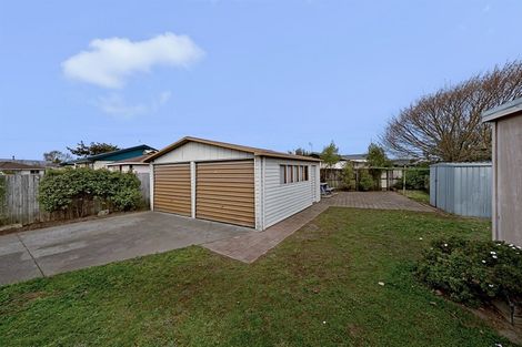 Photo of property in 5 Sophora Place, Parklands, Christchurch, 8083