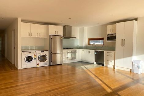 Photo of property in 8d Madeira Lane, Grafton, Auckland, 1023