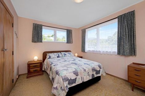 Photo of property in 14 Redwood Avenue, Tawa, Wellington, 5028