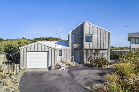 Photo of property in 12 Scott Avenue, Otaki Beach, Otaki, 5512