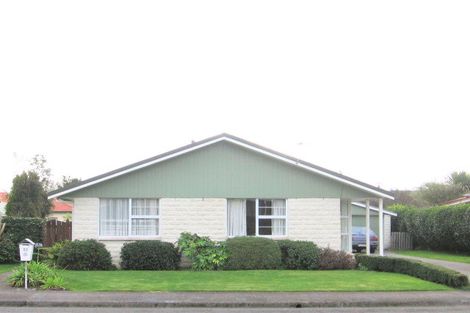 Photo of property in 22 Dorset Crescent, Hokowhitu, Palmerston North, 4410