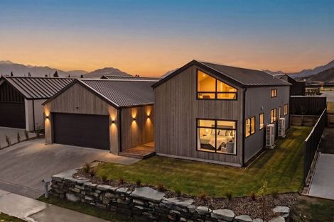 Photo of property in 10 Mason Street, Wanaka, 9305