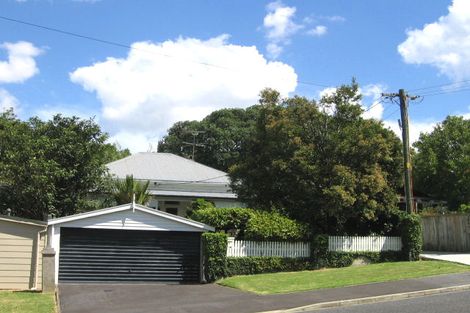 Photo of property in 23 Rutland Road, Stanley Point, Auckland, 0624