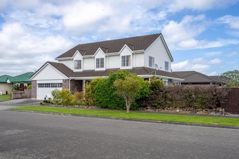 Photo of property in 2 Rosebank Avenue, Kelvin Grove, Palmerston North, 4414