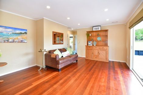 Photo of property in 10 Melia Place, Stanmore Bay, Whangaparaoa, 0932