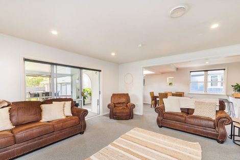 Photo of property in 8 Parkland Crescent, Terrace End, Palmerston North, 4410