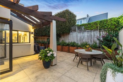 Photo of property in 7a Waterview Road, Favona, Auckland, 2024