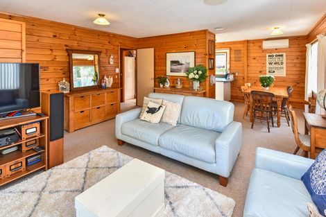 Photo of property in 1/133 Carnoustie Drive, Wattle Downs, Auckland, 2103