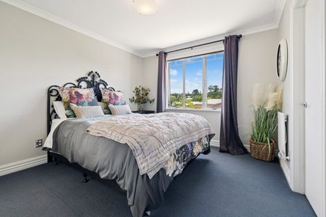Photo of property in 44 Isobel Road, Greenhithe, Auckland, 0632