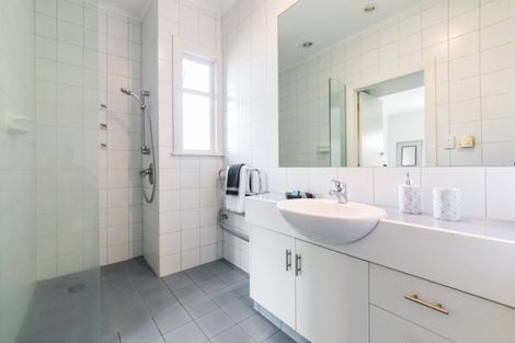 Photo of property in 15 Gillean Street, Havelock North, 4130