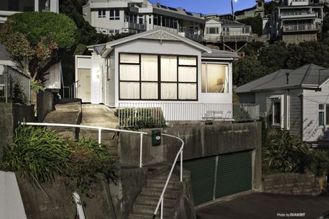 Photo of property in 22 Lindum Terrace, Roseneath, Wellington, 6011