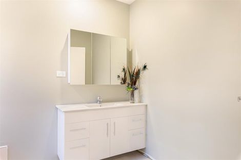 Photo of property in 7 Waterfront Road, Mangere Bridge, Auckland, 2022