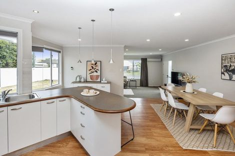 Photo of property in 254 Weston Road, Mairehau, Christchurch, 8052