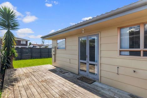Photo of property in 1/41 Challen Close, Conifer Grove, Takanini, 2112