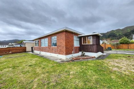 Photo of property in 10 Feist Street, Naenae, Lower Hutt, 5011