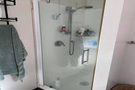 Photo of property in 25 Topliss Drive, Northcross, Auckland, 0632