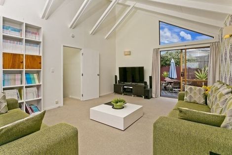 Photo of property in 2/55 Monarch Avenue, Hillcrest, Auckland, 0627