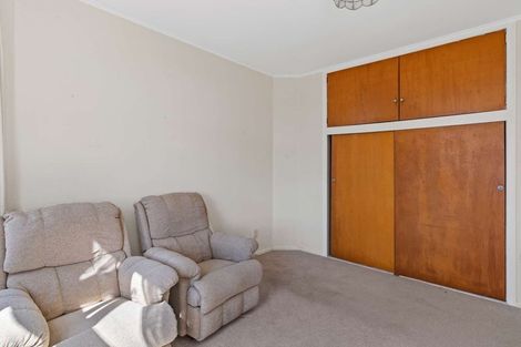 Photo of property in 19 William Bond Street, Stanley Point, Auckland, 0624