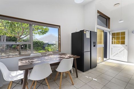 Photo of property in 2/39c Coronation Road, Hillcrest, Auckland, 0627