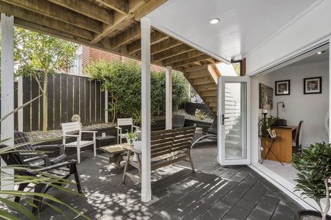 Photo of property in 2/36 Nihill Crescent, Mission Bay, Auckland, 1071