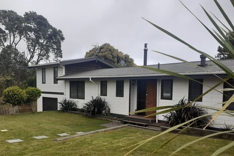 Photo of property in 8 Pararewa Drive, Whalers Gate, New Plymouth, 4310