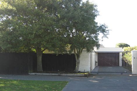 Photo of property in 28 Garreg Road, Fendalton, Christchurch, 8052