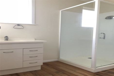 Photo of property in 594 Glenfield Road, Bayview, Auckland, 0629