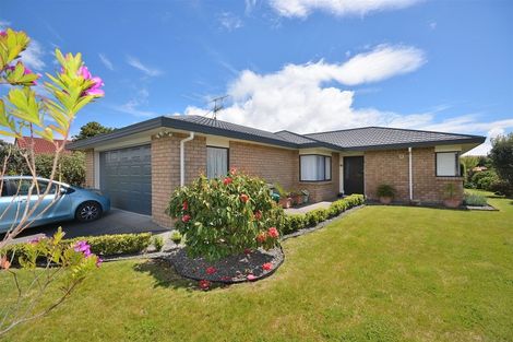 Photo of property in 125 Queens Road, Waikanae Beach, Waikanae, 5036