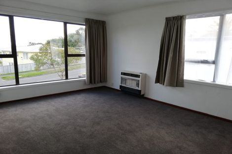 Photo of property in 17 Cypress Drive, Maungaraki, Lower Hutt, 5010