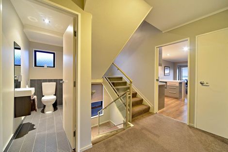 Photo of property in 3a Lynton Road, Bucklands Beach, Auckland, 2012