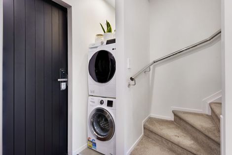 Photo of property in 41 Morihana Close, Glen Eden, Auckland, 0602