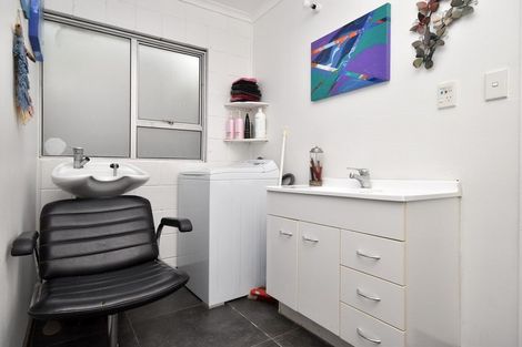 Photo of property in 2/90 Rosier Road, Glen Eden, Auckland, 0602