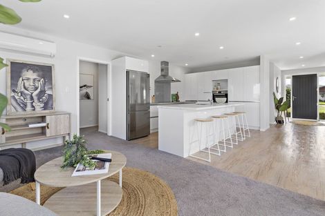 Photo of property in 28 Feist Street, Carterton, 5713