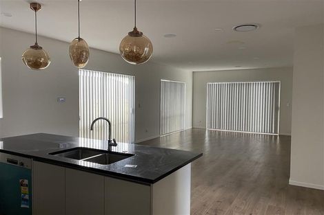 Photo of property in 2 Tannaghmore Drive, Flat Bush, Auckland, 2019