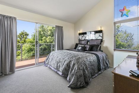 Photo of property in 27 Rakeiora Grove, Korokoro, Lower Hutt, 5012