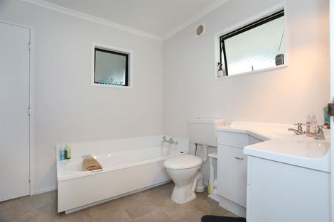 Photo of property in 21 Raumai Road, Bulls, 4894