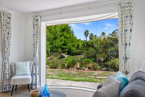 Photo of property in 16 Semillon Avenue, Henderson, Auckland, 0612